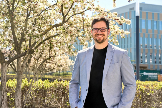 Juniorprofessor Dr. Marc Rußwurm von der Universität Bonn - erhält eine Emmy-Noether-Gruppe für KI-Methoden. © Foto: Gregor Hübl / Universität Bonn Juniorprofessor Dr. Marc Rußwurm von der Universität Bonn. © Foto: Gregor Hübl / Universität Bonn