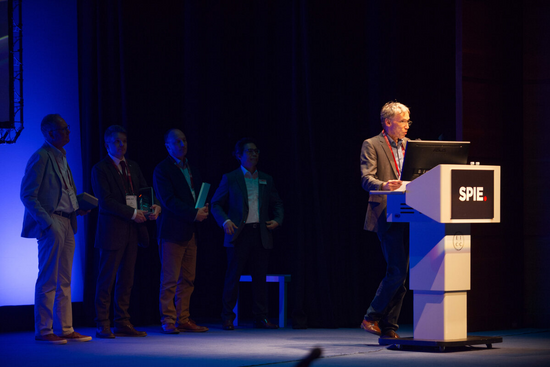 Prof. Dr. Thomas Luhmann nahm die Auszeichnung bei der SPIE-Konferenz in Washington entgegen. (Foto: SPIE) Prof. Dr. Thomas Luhmann nahm die Auszeichnung bei der SPIE-Konferenz in Washington entgegen. (Foto: SPIE)