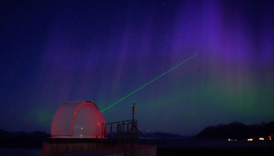 Nach fast 10 Jahren Entwicklungsarbeit bei der NASA ist alles bereit, und das SLR-Instrument wird in Betrieb genommen. Foto: Bjørn-Owe Holmberg