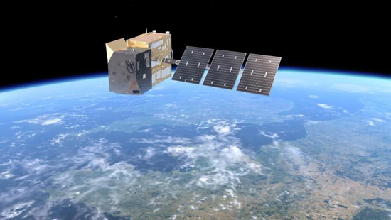 Mit den neuen CO2M-Satelliten erhält die EU eine unabhängige Datengrundlage, um Klimapolitik zu überprüfen und Fortschritte bei der Dekarbonisierung Europas aufzuzeigen. Copyright: ESA Mit den neuen CO2M-Satelliten erhält die EU eine unabhängige Datengrundlage, um Klimapolitik zu überprüfen und Fortschritte bei der Dekarbonisierung Europas aufzuzeigen. Copyright: ESA